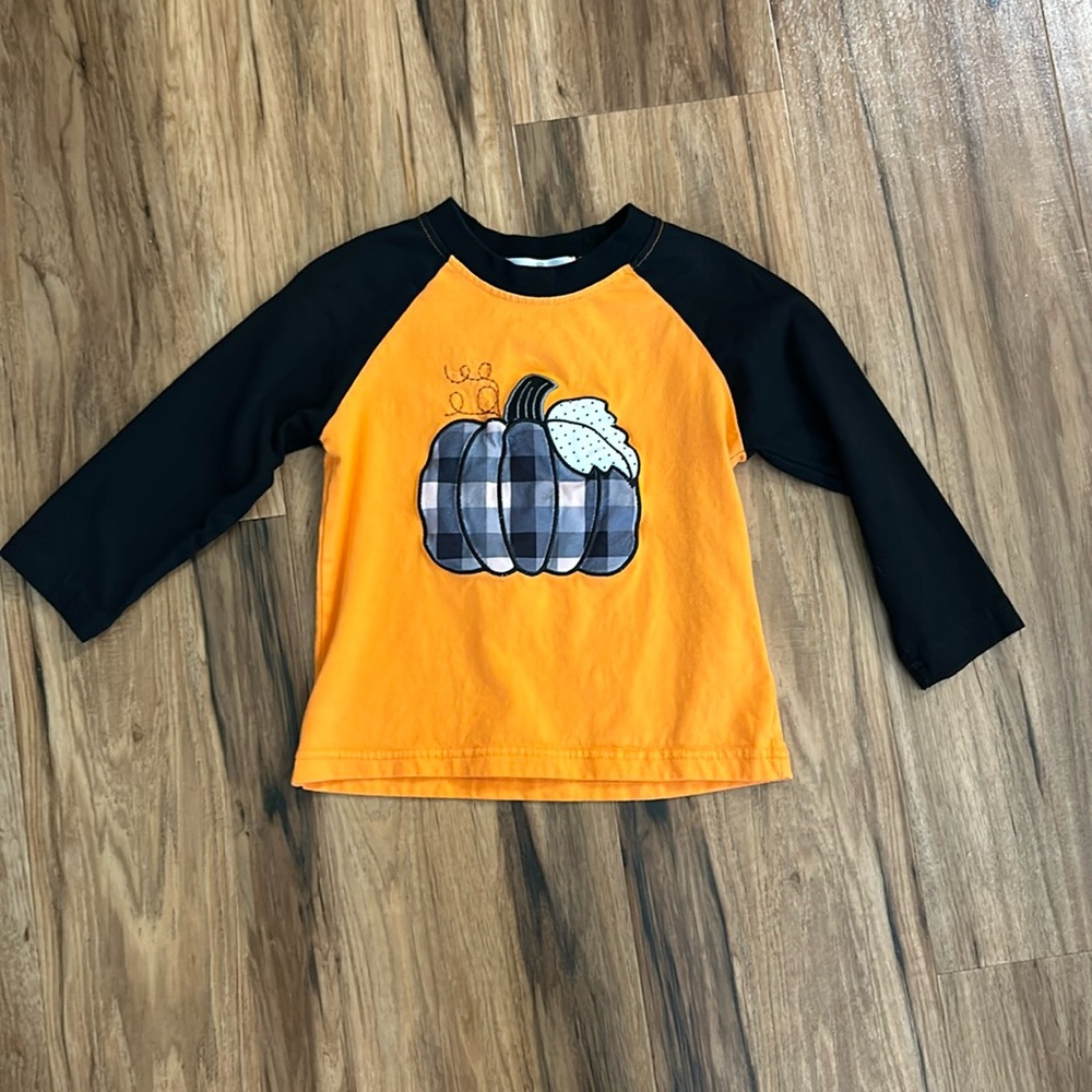 Great condition. Like new. Size XS. Fits 18/24 months